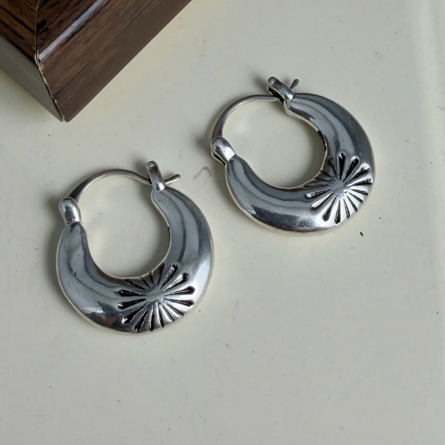 925 Sterling Silver Earrings For Women Trendy Geometric Round Retro Flower Earring Fine Jewelry Allergy Party Gift Accessories